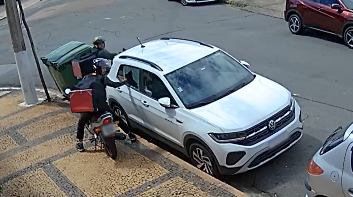 Criminosos se passam por motoboys para furtar carros no bairro Bonfim em Campinas