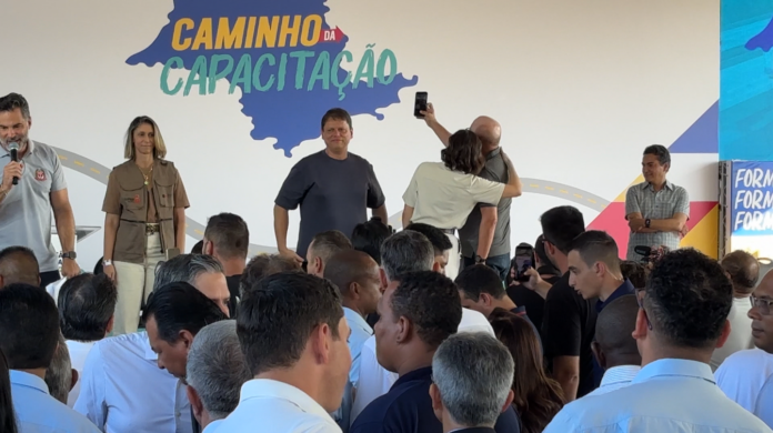 Tarcísio encerra Caravana 3D em Campinas com formatura e obra na Miguel Melhado