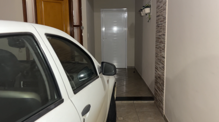 Bandidos invadem casa enquanto casal dormia e levam bicicletas em Indaiatuba Bandidos invadem casa enquanto casal dormia e levam bicicletas em Indaiatuba