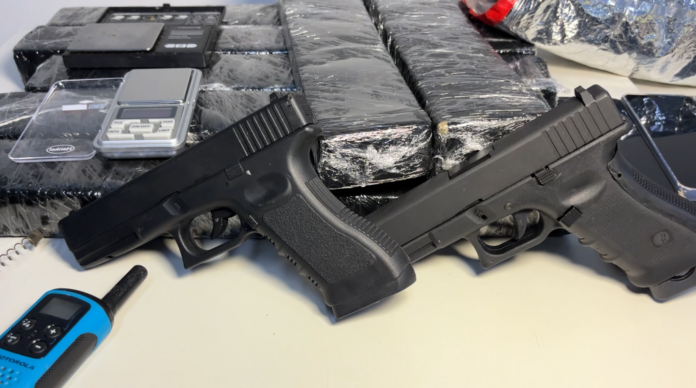 Membro de facção é preso com 7 tabletes de maconha e R$ 6 mil em Jundiaí