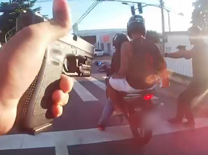 Chefe do tráfico é preso na garupa de mototaxista com mais de 300 porções de crack