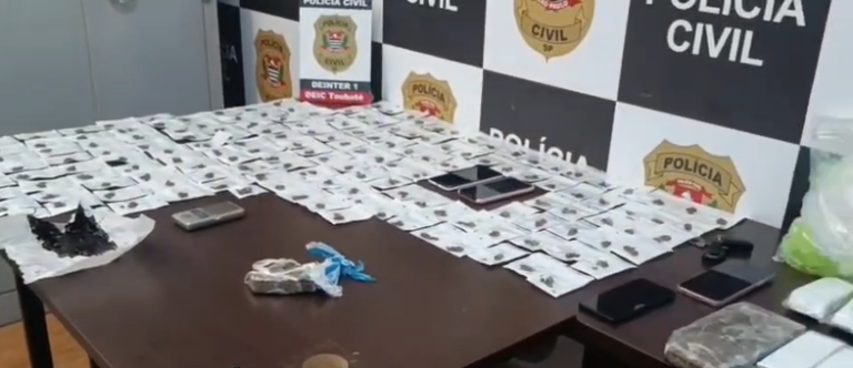 Casal é preso por tráfico de drogas e associação no bairro Areão, em Taubaté