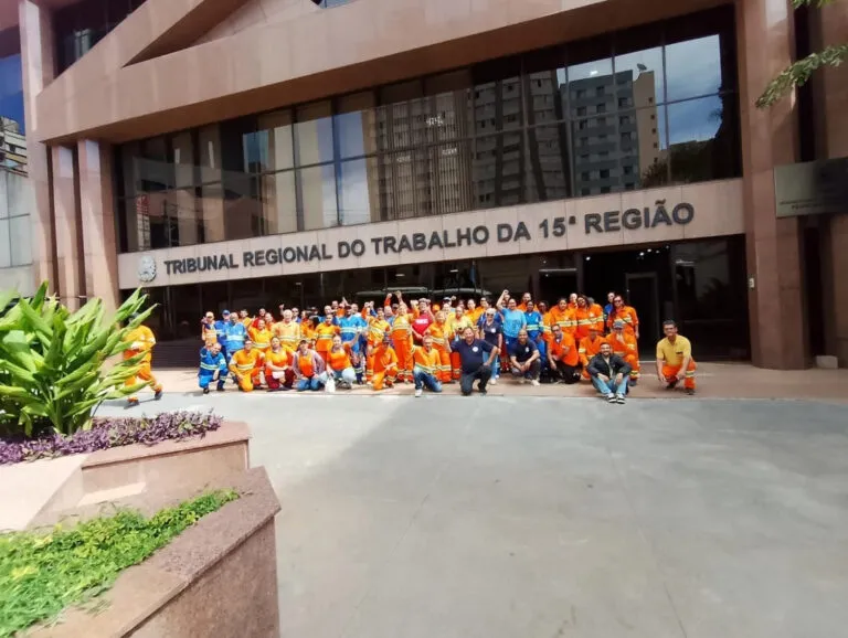 Justiça propõe suspensão de greve da Urbam em São José