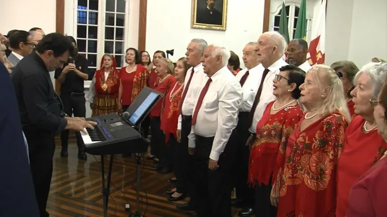 Beneficência Portuguesa celebrou 52 anos da Revolução dos Cravos