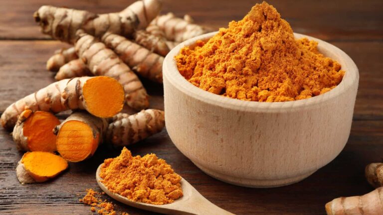 Anvisa impõe limites para suplementos de cúrcuma e proíbe perfumes íntimos