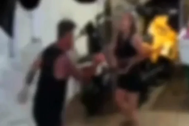 Homem agride companheira e enteado com facão em cidade do litoral; VÍDEO