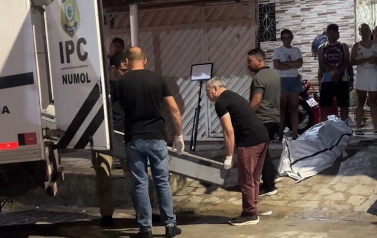 Homem é executado com 25 tiros dentro de casa no  Rangel