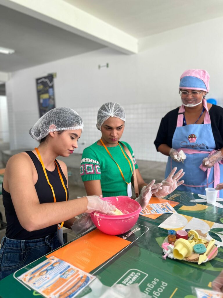 Oficina de confeitaria para público LGBT é realizada em Campina Grande