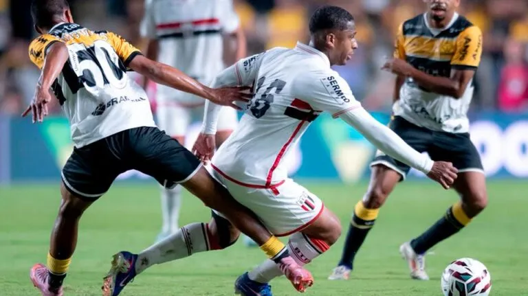 Botafogo leva gol no último lance e perde de novo na Série B