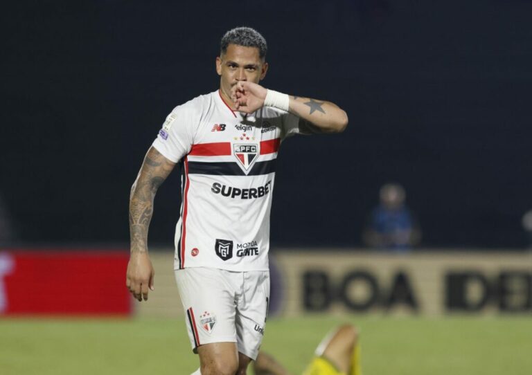Luciano é o terceiro maior artilheiro do São Paulo no Brasileirão