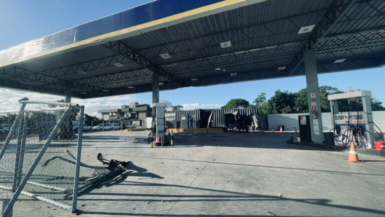 Explosão destrói cofre de posto em João Pessoa