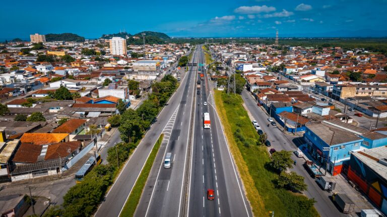 Rodovias da região devem receber mais de 850 mil veículos no feriado de Tiradentes
