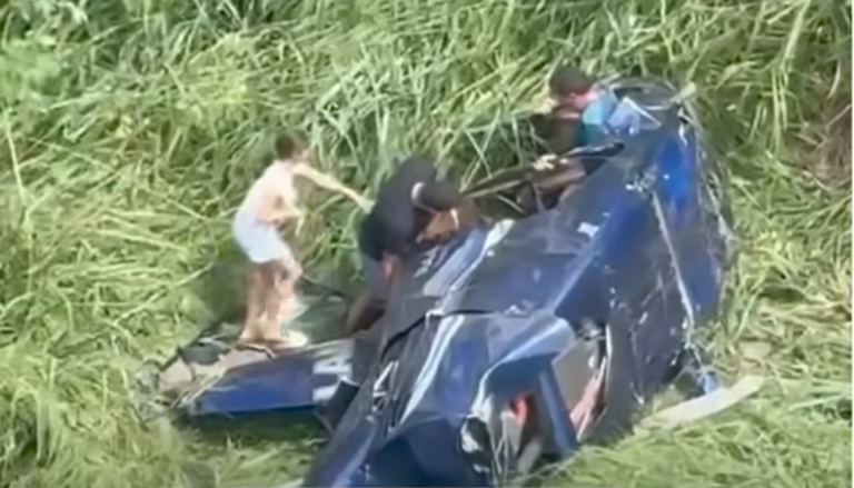 Helicóptero cai após decolagem no bairro do Mirante, em Campina Grande