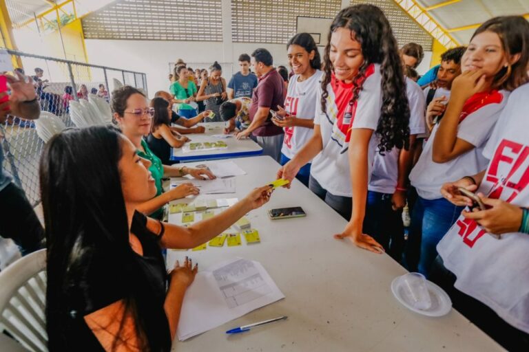Procon-JP entrega mais de 35 mil carteiras estudantis gratuitas a alunos da rede municipal de João Pessoa