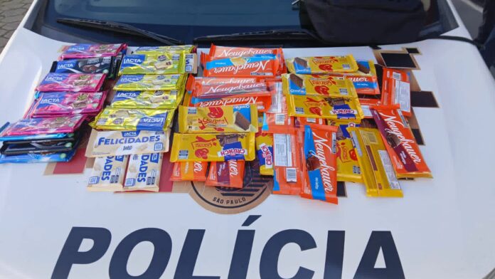Homem é preso após furtar 65 barras de chocolate de lojas no Centro de Caçapava