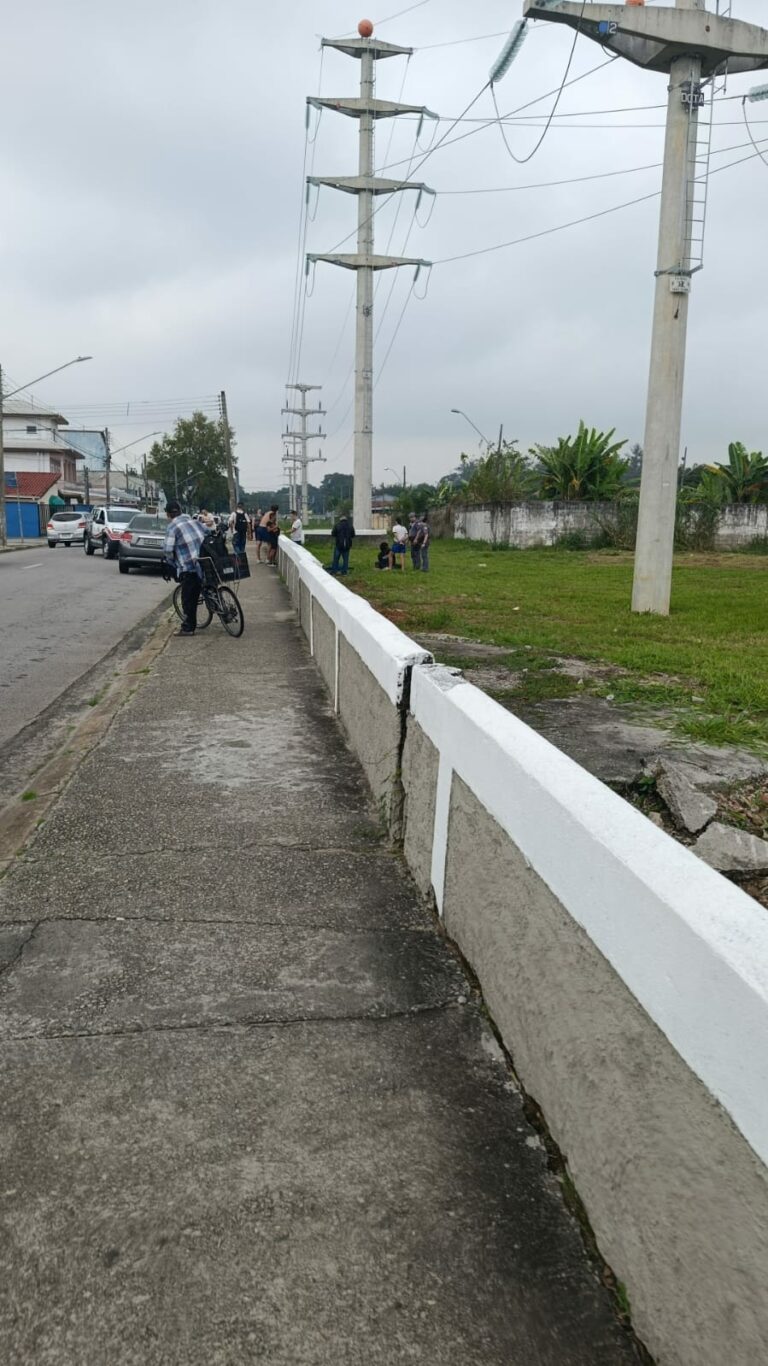 Homem é preso após atacar vítima com pedra durante tentativa de roubo em São José
