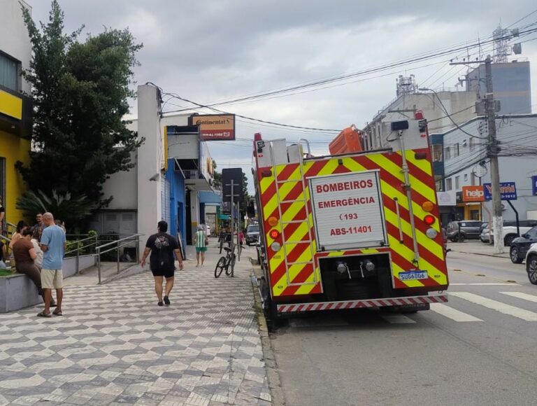 Princípio de incêndio mobiliza Bombeiros em agência bancária no Centro de Caraguatatuba