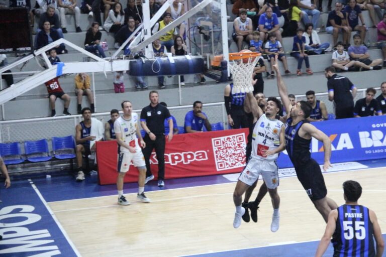 São José Basketball vence o Pinheiros com virada emocionante no NBB