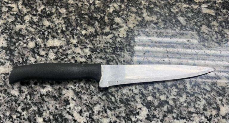 Mulher é presa após esfaquear companheiro em Taubaté