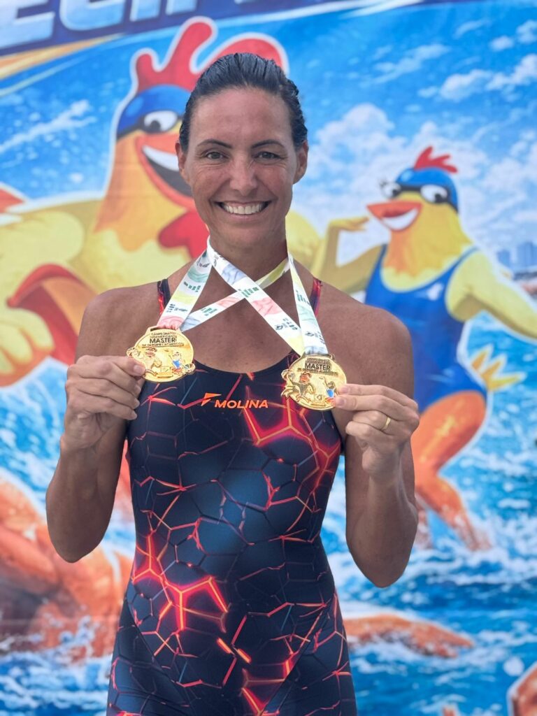 Fabíola Molina conquista dois ouros e bate recorde no Sul-Americano Master