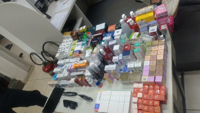 Chileno e uruguaio levam R$ 19 mil em produtos de farmácia e fogem pela Anhanguera