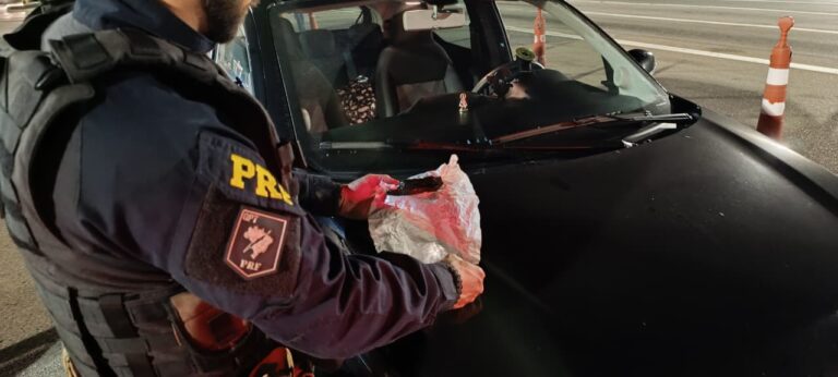 Casal é preso com droga na Dutra durante operação da PRF em Jacareí
