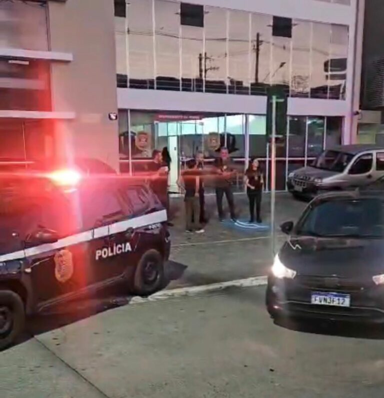 Polícia prende mais dois envolvidos em estupro coletivo de menina de 12 anos em São José