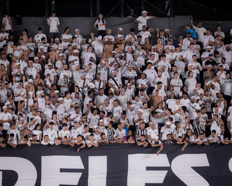 Santos e Coritiba registrou menor público da Vila Belmiro no ano