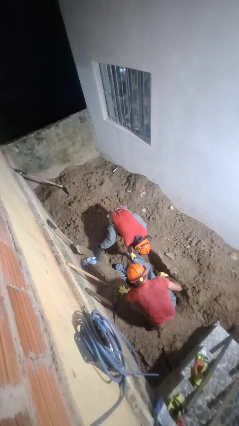 Corpo de mulher é encontrado enterrado no quintal de casa em Pariquera-Açu; companheiro é preso