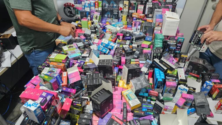 Polícia Civil apreende quase dois mil cigarros eletrônicos em Campina Grande
