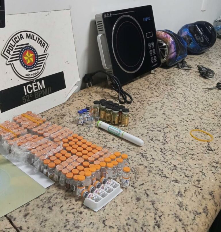 PM apreende medicamentos para emagrecer e prende dois homens por contrabando