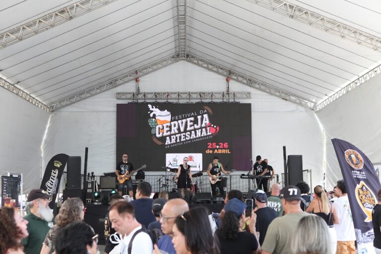Centro de Santos recebeu Festival da Cerveja e do Caranguejo