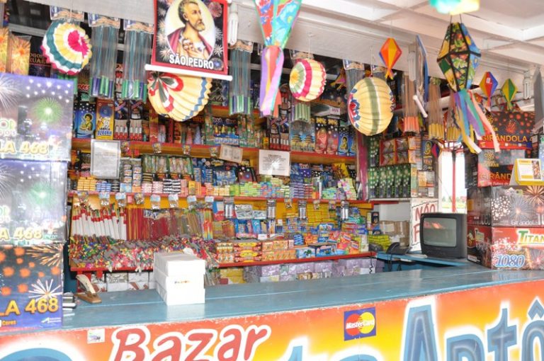 Justiça determina desocupação de comerciantes de fogos de artifício no entorno do Estádio Almeidão