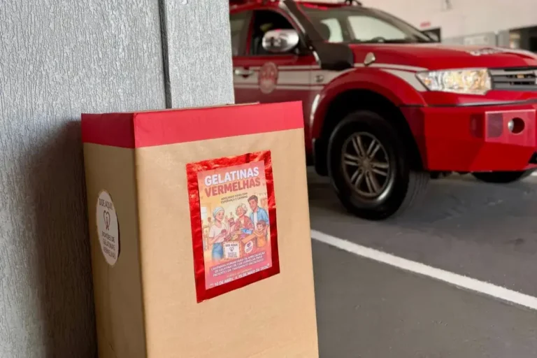 Bombeiros fazem arrecadação de gelatina para pacientes com câncer