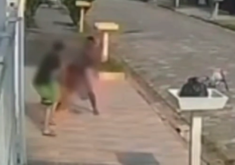 homem preso agressao