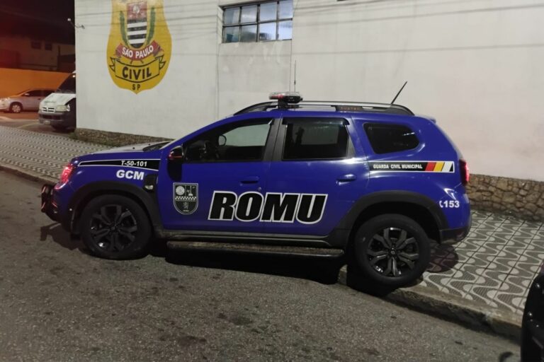 GCM apreende celular furtado que estava com adolescente em São Vicente