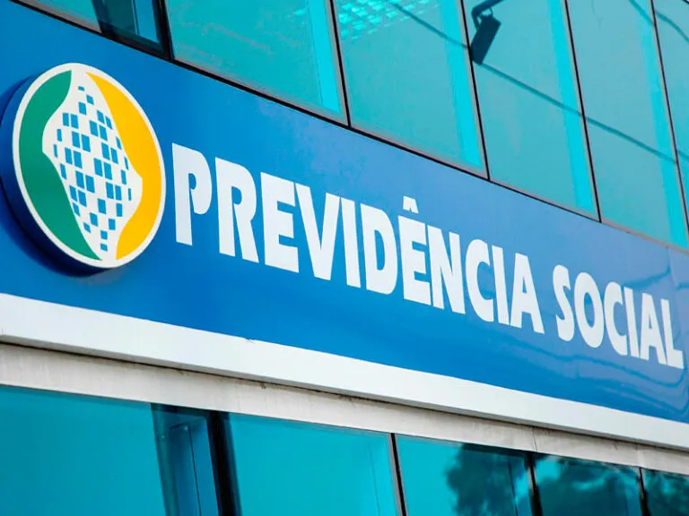 INSS inicia pagamento do 13º para aposentados e pensionistas no dia 24