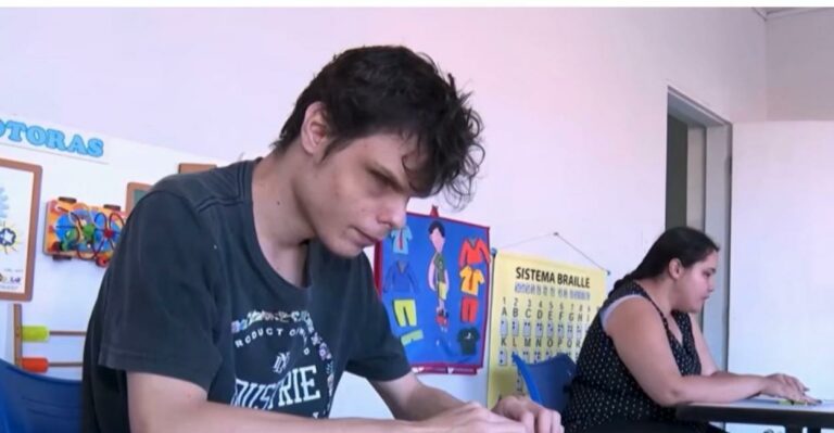 Estudantes da Fatec ajudam Instituto dos Deficientes Visuais de Catanduva