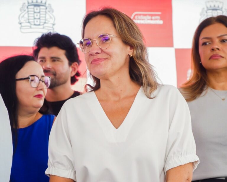 Filha de Cícero Lucena, Janine Lucena é exonerada da Saúde de João Pessoa
