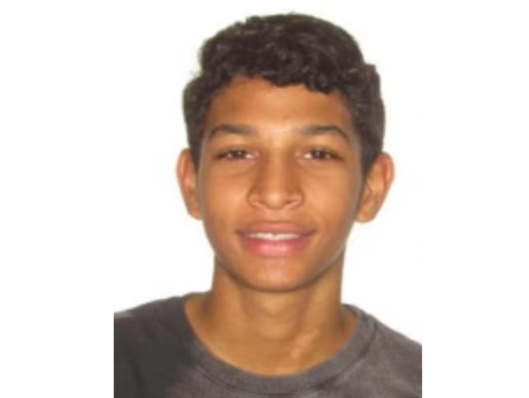Polícia investiga mulher após morte do namorado a pauladas e golpes por facadas em Guarujá