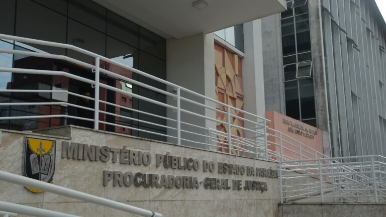 MP abre inquérito para apurar despejo irregular de esgoto em unidade de fast food, em João Pessoa