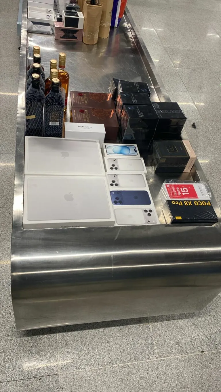 PF apreende produtos sem nota fiscal e moeda estrangeira no Aeroporto da Grande João Pessoa