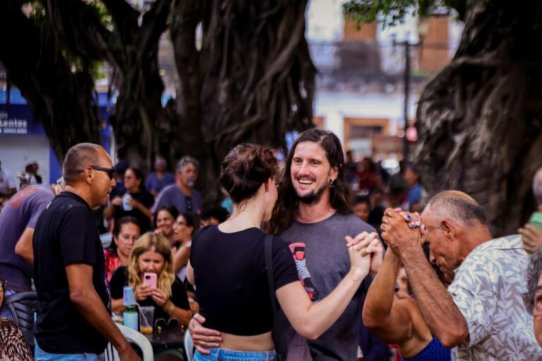 Grupo Os Mulatos sobe ao palco do Sabadinho Bom neste fim de semana