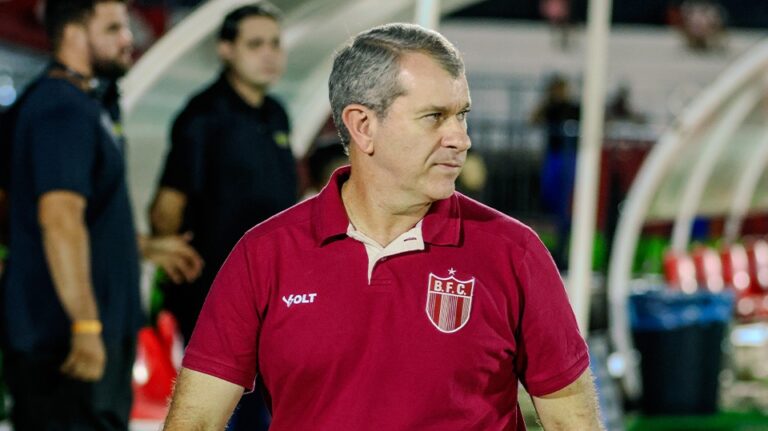 Cláudio Tencati vê Botafogo competitivo e organizado após empate