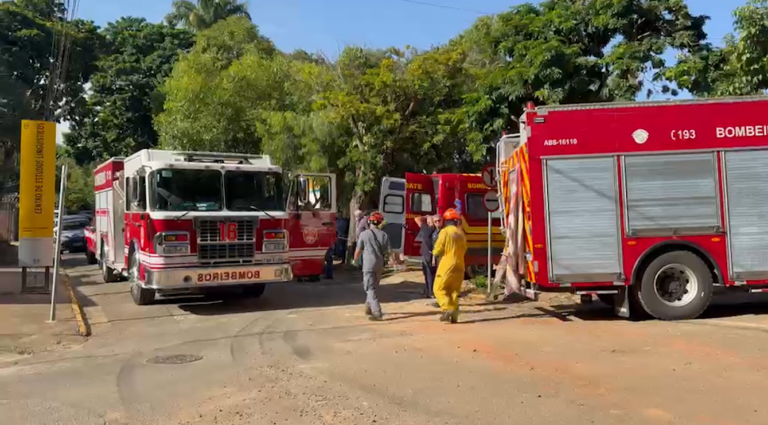 Homem fica 20 minutos soterrado em obra na USP Piracicaba