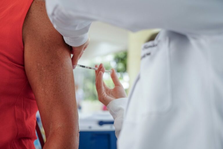 Bady Bassitt inicia vacinação contra a chikungunya