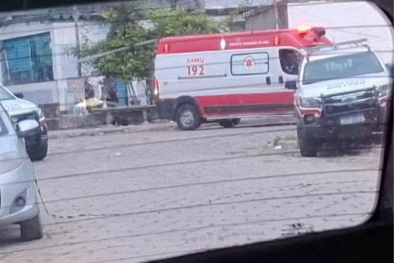 Dupla é baleada durante troca de tiros com a PM na Vila Baiana, em Guarujá