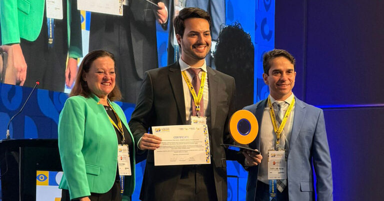 Pesquisadores da USP de Ribeirão Preto são premiados por estudo sobre tratamento de câncer ocular
