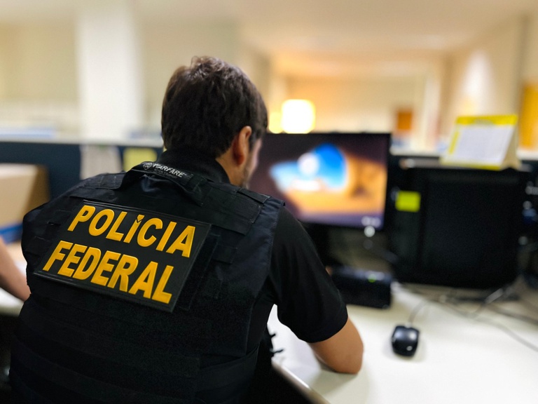 PF realiza operação contra esquema bilionário de fraudes tributárias em vários estados