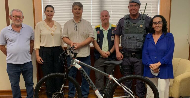 ACIRP doa uma bicicleta à PM para “reforçar patrulhamento no Centro”
